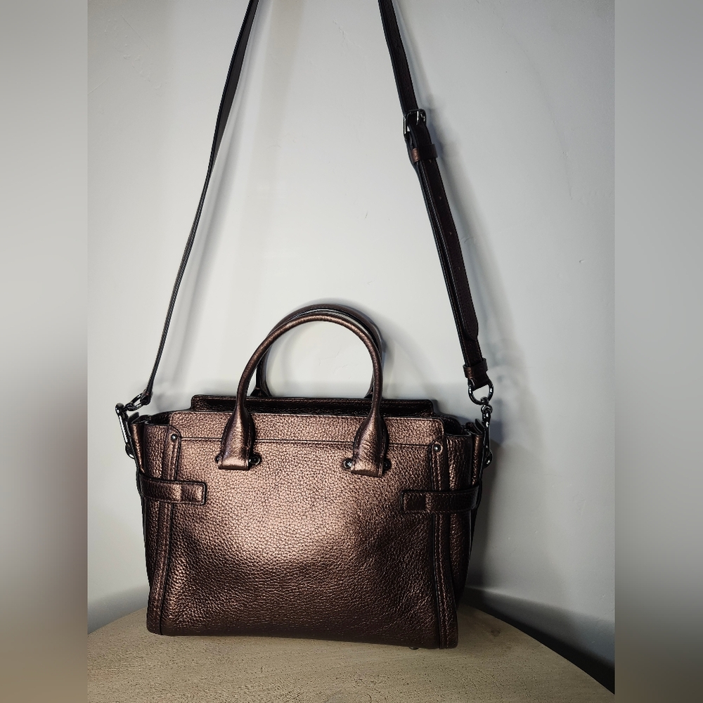 Coach Swagger In Bronze Like New - Picture 4 of 10
